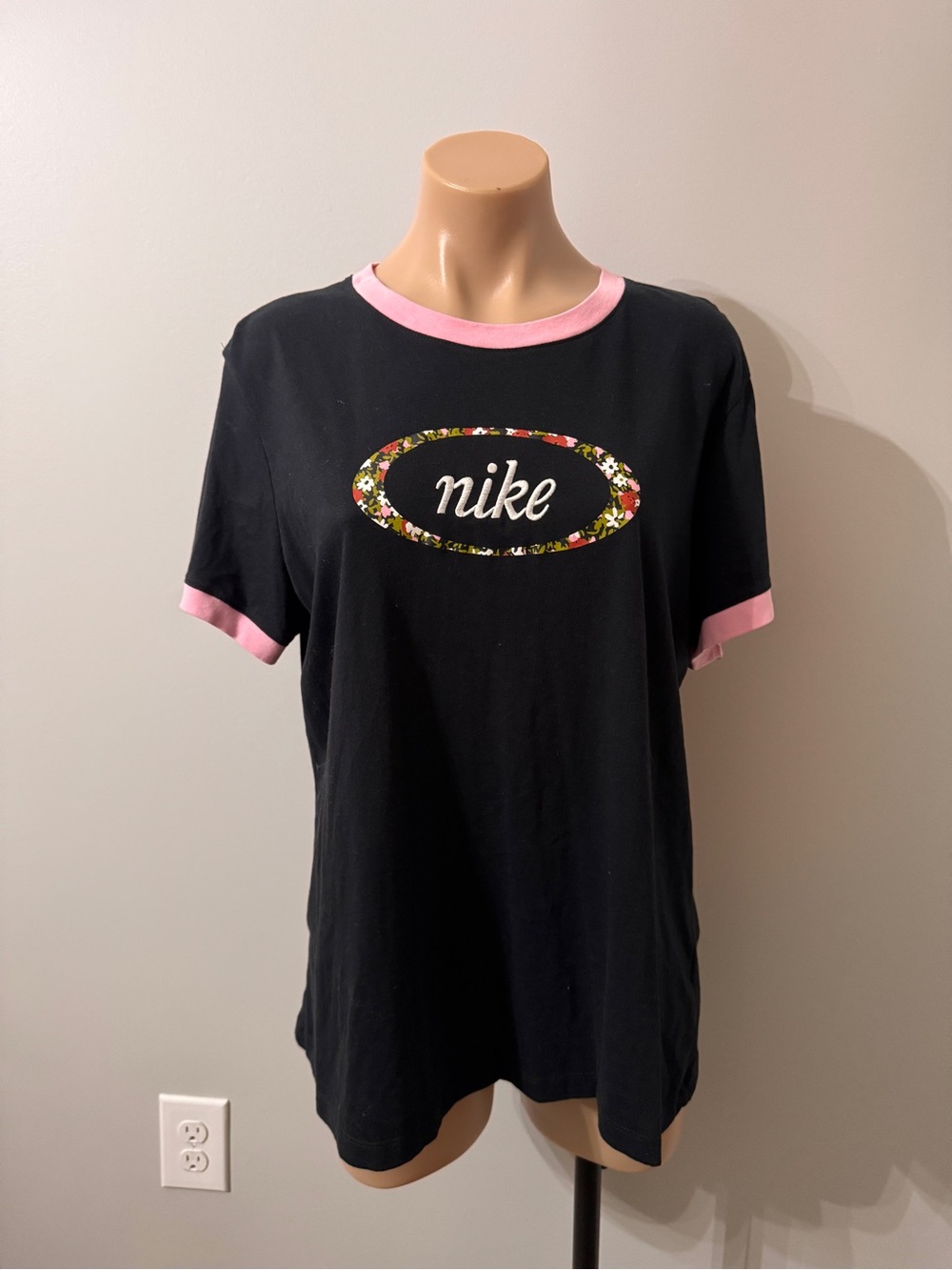 The Nike Tee Black Pink Ringer Floral Embroidered Logo XL Retro